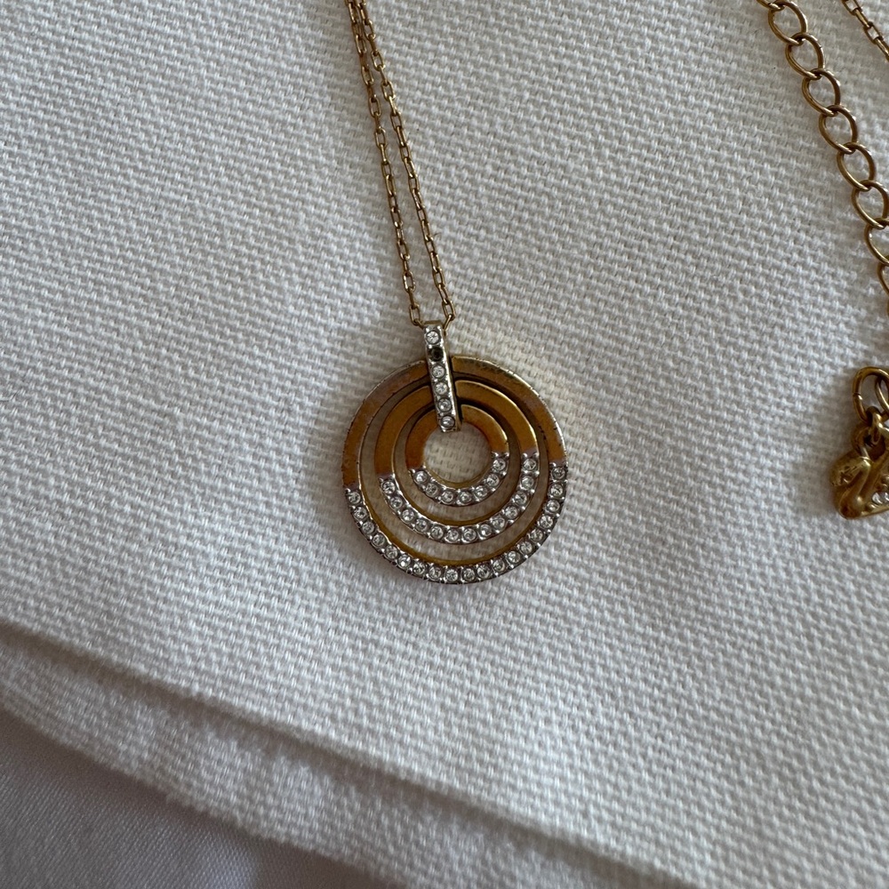Swarovski hoop necklace - gold used